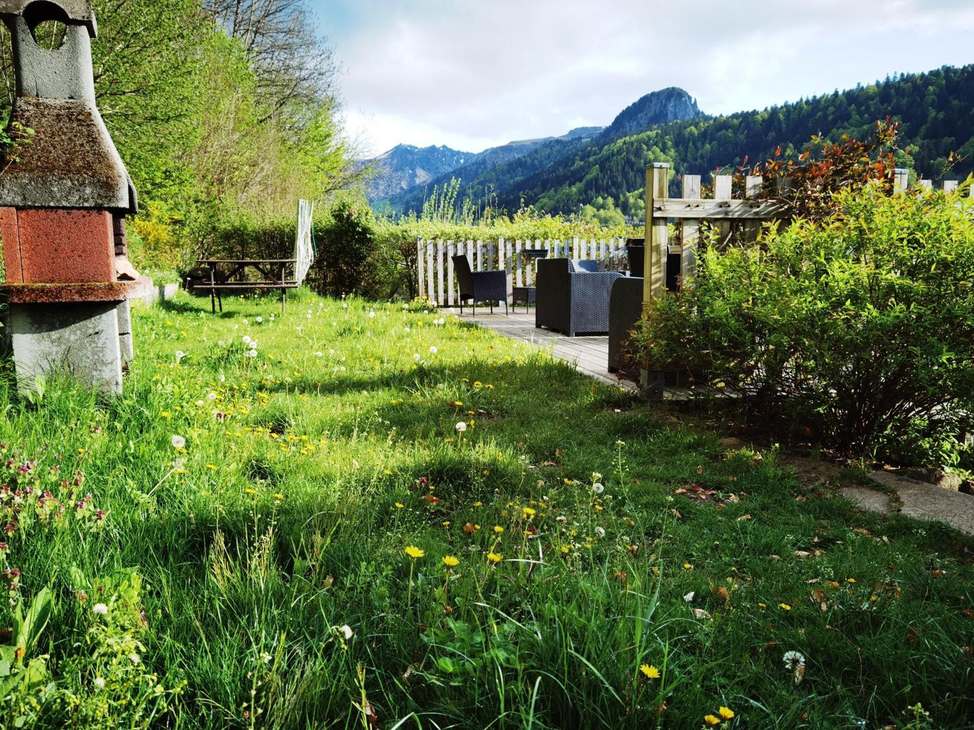 Ferienwohnung Les Camelias Le Mont-Dore Exterior foto